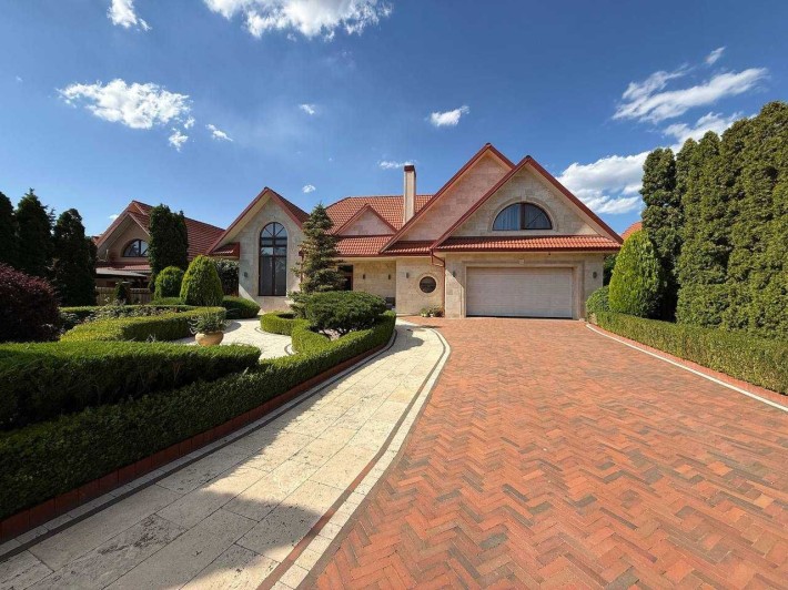 Продажа дома в Совиньоне. Бассейн. Дизайнерский ремонт. 12,5 соток - фото 1