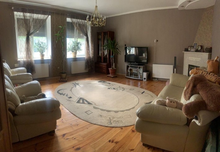 Просторий будинок з гаражем, лазнею та спортзалом, ділянка 6 соток - фото 1