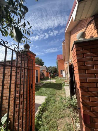 Продам сучасний будинок Софіівська Борщагівка Є можливість під бізнес - фото 1