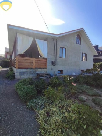 Просторный современный дом с террасой и зоной отдыха в Великодолинском - фото 1