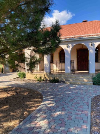 Срочно в продаже уютный дом в 15 минутах езды от города! - фото 1