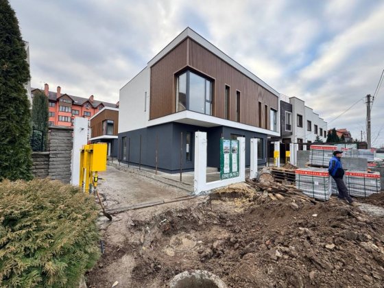 Сучасний будинок із сучасним рішенням ЖК Софія Софиевская Борщаговка