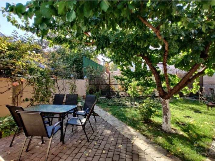 Будинок на 10 станції Великого Фонтану. 3 сотки. Великий гараж - фото 1