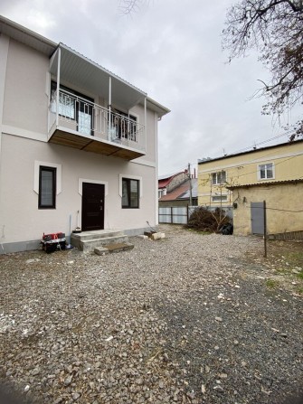 Классный дом с новым дорогим ремонтом - фото 1