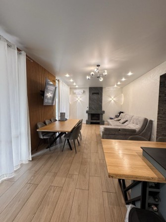 Дом на 10 сотках земли! С очень качественным ремонтом! - фото 1