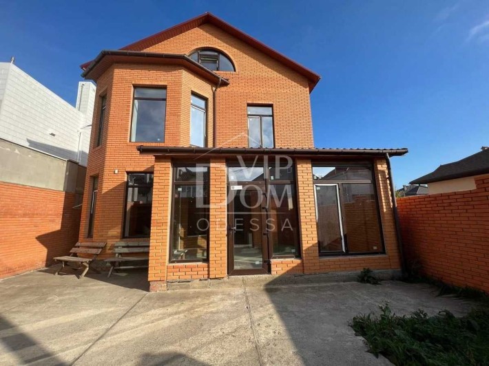 ПРОДАМ Отличный  Дом из кирпича и ракушечника Киевский район. - фото 1