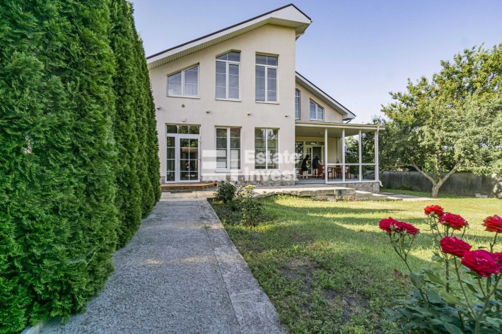 Продам дом коттедж с бассейном Жуковского Даниловка - фото 1