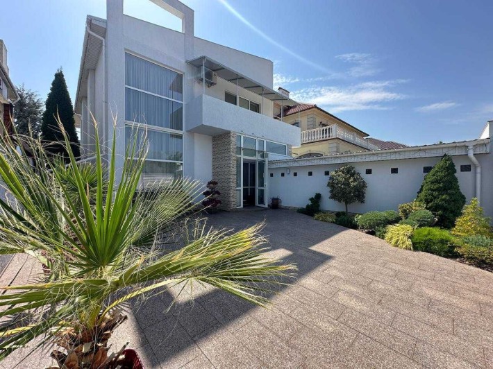 Современный дом в Совиньоне-3 | 183 м², участок 5 соток. - фото 1