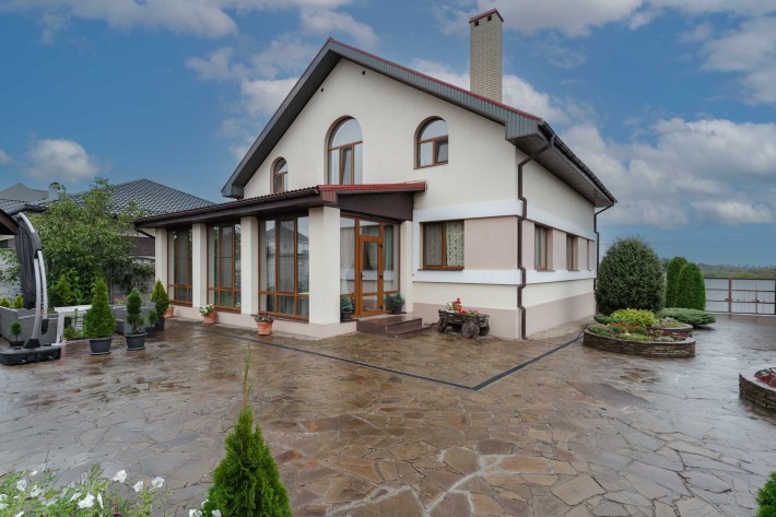 Продам семейный дом с баней и участком 15 соток  Павленки Новые дома - фото 1