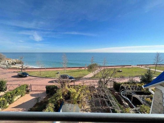 Таласса с бассейном и сауной в Совиньоне Одеса