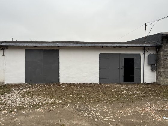 Продам  два гаражі зʼєднані по вул.Павлика р-н загробища біля гімназії Калуш