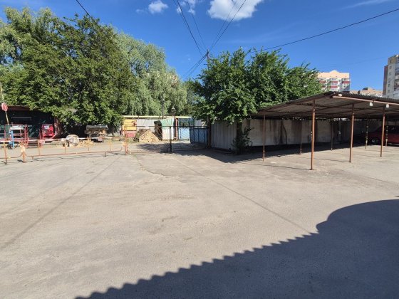 Крите паркомісце №2 перший ряд біля охорони, пр-т Свободи, гот. Вікінг Суми