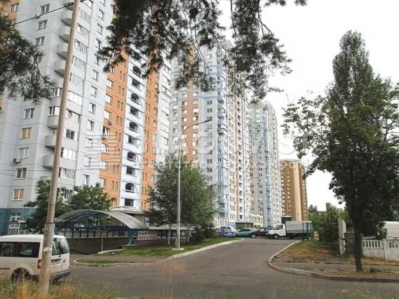 Краківська Чернігівська Хоткевича Верховноі Ради Дарниця паркомісце Киев