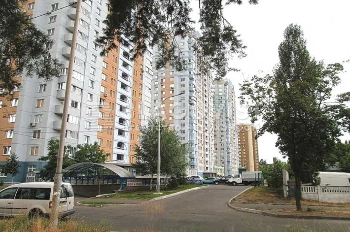 Краківська Чернігівська Хоткевича Верховноі Ради Дарниця паркомісце - фото 1