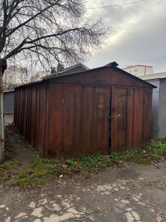 Проадм гараж по вулиці Заболотного 11 - фото 1