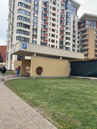 Машиномісце 22,6м2 по вул.Здановської 71-б (G4) в ЖК  Сонячна Брама - фото 1