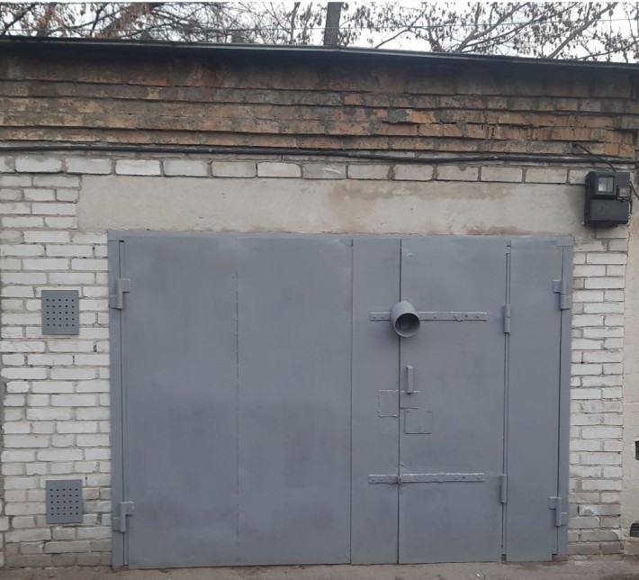 Продам капитальный  гараж 39м2 "Энергетик 2" метро  "Выдубичи" - фото 1