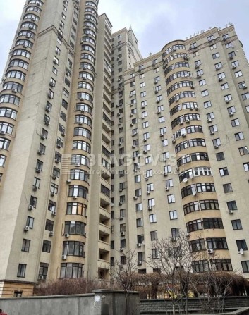 Паркомісце від власника вул. Дмитрівська 69 - фото 1