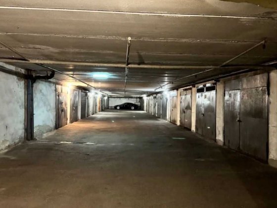 Продам Гаражний бокс, Руденко 6-А, БЦ "Колізей" 16 000$ без комісії Київ