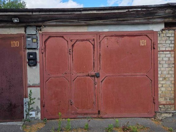 Продам гараж Святошинський район, вул. Сім'ї Стешенків 8