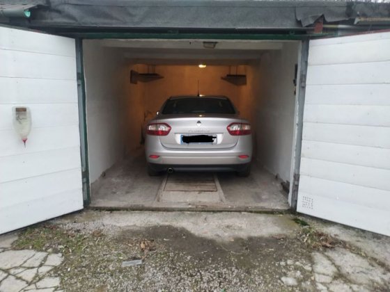 Капитальный Гараж около авторынка Осипенковский Запорожье