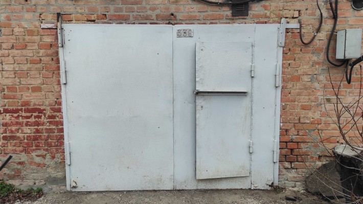 Продам гараж в кооперативі «Автолюбитель 1» Новомиколаївка - фото 1