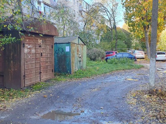 Продам гараж на вул.Роксоляни (Левандівка) Львів