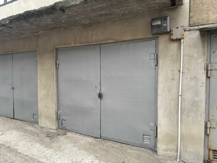 Продам гараж на Оболоні в гбк Мостовик, проспект Степана Бандери 30 - фото 1