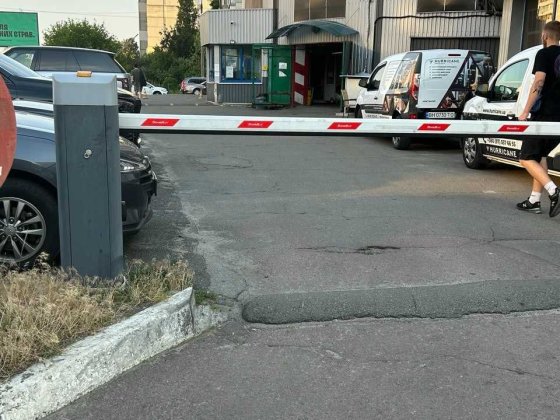 Гараж з ремонтом та документами по вул. Лариси Руденко 6А. Без комісії