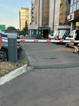 Гараж з ремонтом та документами по вул. Лариси Руденко 6А. Без комісії - фото 1