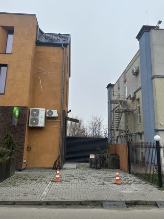 Нова Конча Заспа, Паркомісце під електромобіль, тариф день/ніч - фото 1