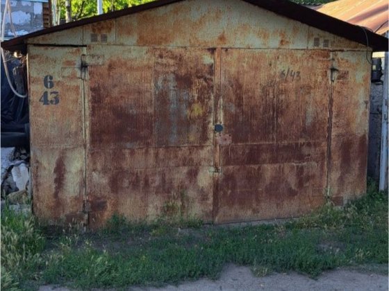 Продам большой гараж. Гараж разбирается перевозится по частям. Лески
