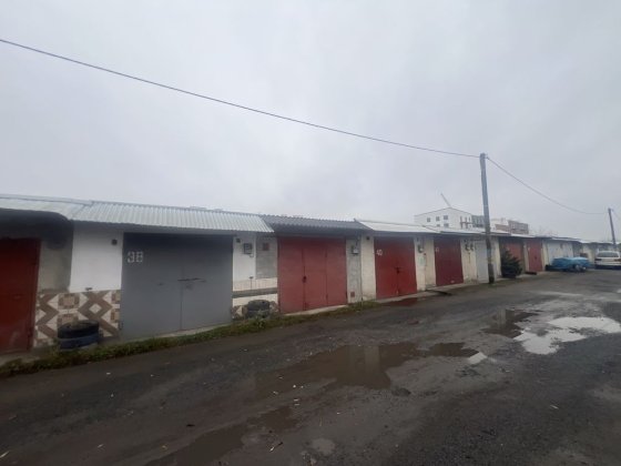 Гараж Квасилів біля СУБУРБІЯ Квасилов