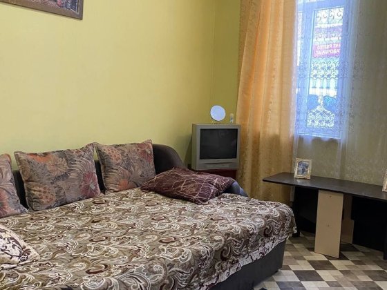 1 кім.квартира економ (можна під послуги)