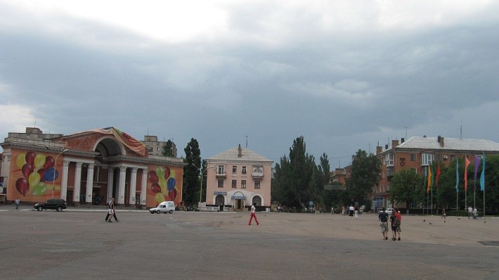 Продам 1/3 квартири в центрі міста. - фото 1