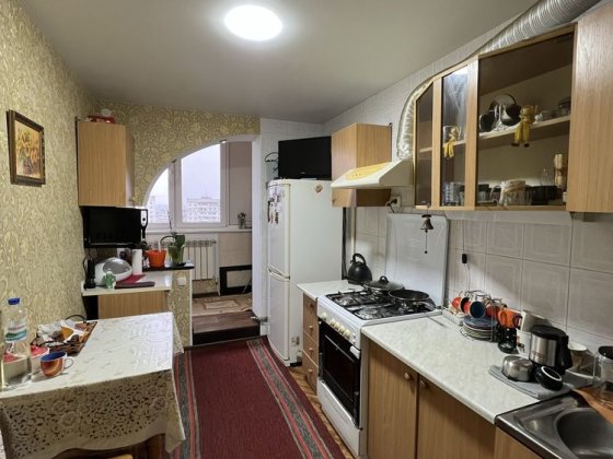 Продається трикімнатна квартира на Червоній горі Бердичев