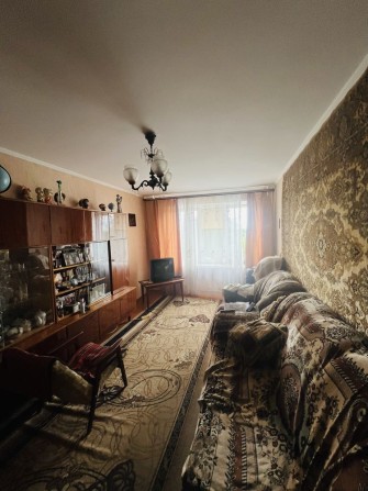 Продається трикімнатна з А/О - фото 1