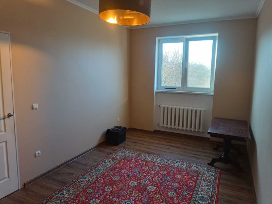 ВЕЛИКА 3 кімнатна КВАРТИРА 67.3 кв.м. у ЖИТЛОВОМУ СТАНІ, ГАРАЖ, земля! Берегово