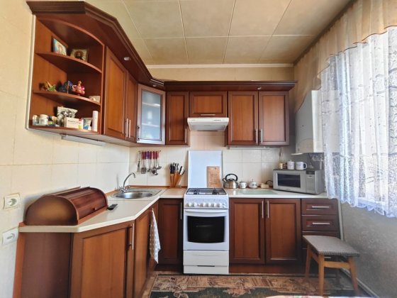 Продається трикімнатна квартира з індивідуальною  на Сонячному масиві Васильків