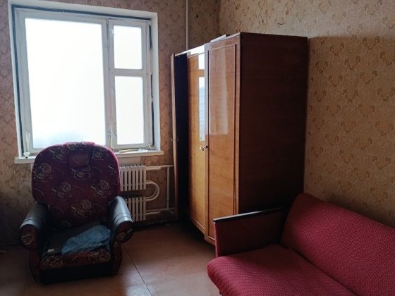 Продам 2 кімнат. квартиру на Л/Б, 8/10 поверх Кам'янське