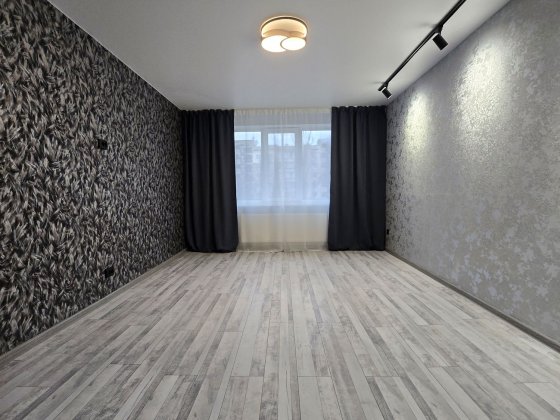 Продам 3-комнатную квартиру Левый Берег 1 микрорайон Каменское