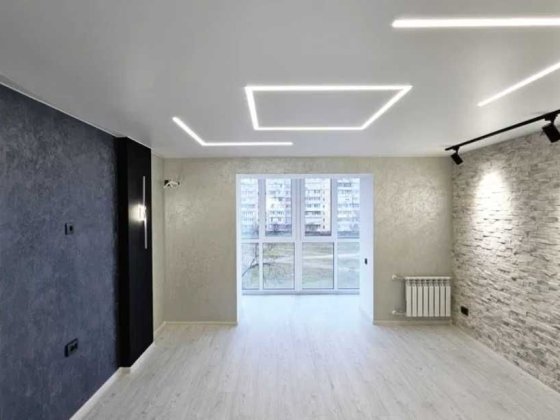 Продам 3-комн. квартиру евроремонтом, 4 этаж, Левый берег, 9 м-район Кам'янське