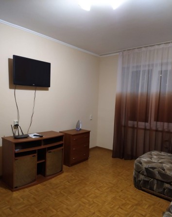 3комн 2/9эт. 2мкрн. р-н 30гимназии ремонт, мебель, техника - фото 1