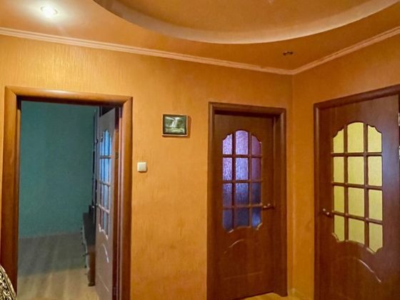 Продажа 3 ком. 11 мкрн. Левый берег Каменское