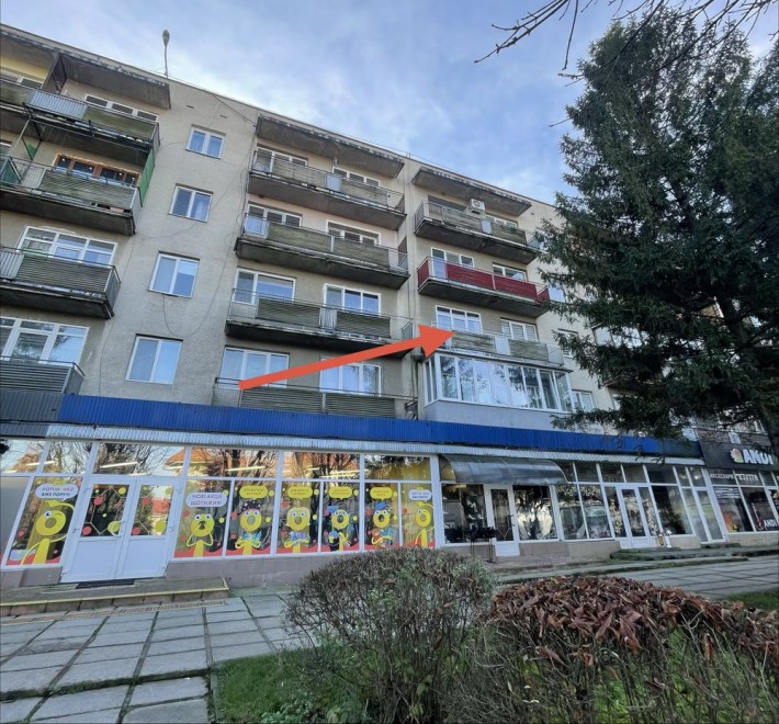 4-кімнатна квартира в центрі міста Виноградів. Третій поверх. 82 кв.м - фото 1