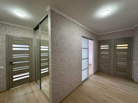 Продаж великогабаритної квартири на вулиці Дунайській Кам'янське