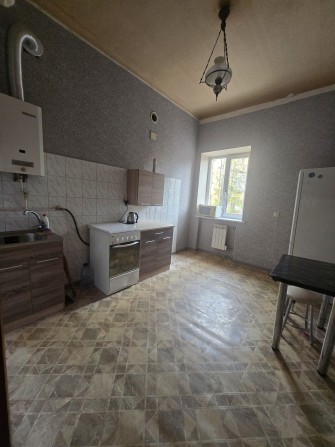 Продам 2-комнатную квартиру центр города - фото 1