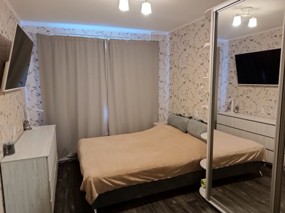 Продам 2 ком. Левый берег 3 мкр. Кам'янське