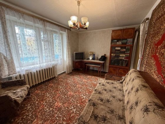 Продам двокімнатну квартиру. Високий