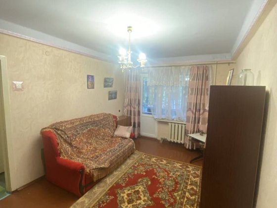 Продам 3-х кімнатну квартиру з газовим опаленням Кам'янське